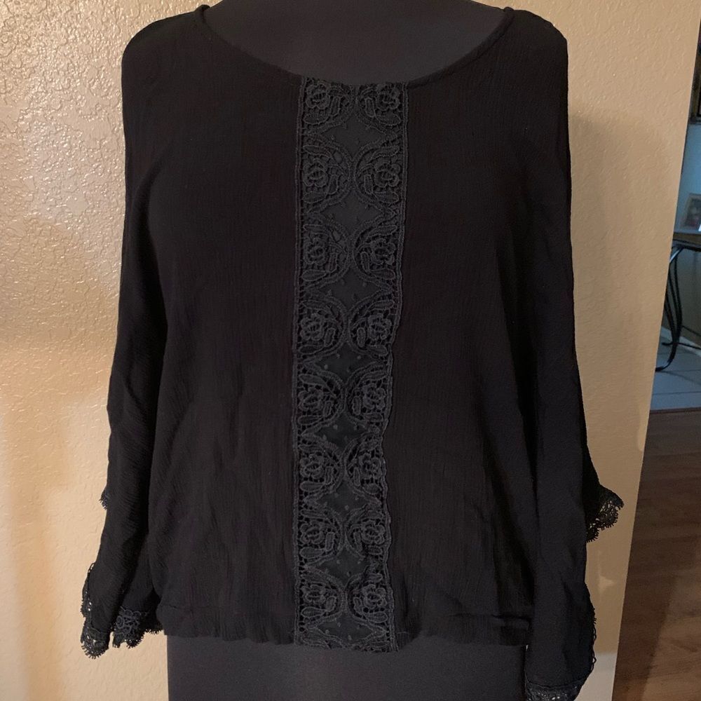 ‎Maurice’s black top w/crochet details, size s/m